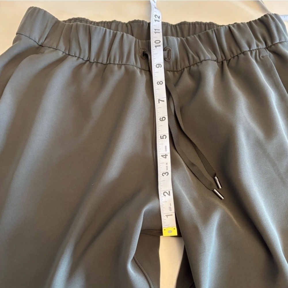 Lululemon On the Fly Jogger Dark Olive Sz 8 - Picture 8 of 9